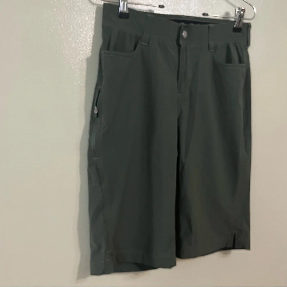 Outdoor  Research Women’s Hiking Camping  Green Shorts Nylon Size 2